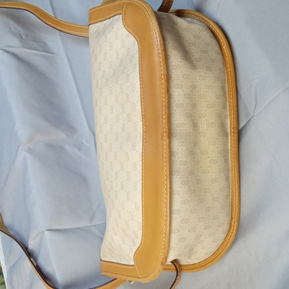 🗝️ Vintage Gucci Micro GG Cream and Tan Shoulder Bag - Picture 5 of 12